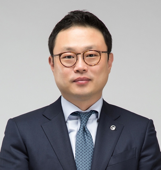 윤철민 파라타항공 대표가 31일 2026년 신년사를 통해 한 번의 결항, 한 번의 지연, 한 번의 불친절이 앞으로 10년 파라타항공의 평가를 결정하게 될 것이라며 안전과 서비스 경쟁력 강화를 강조했다. /파라타항공