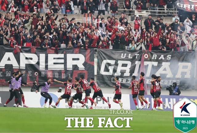 2025시즌 프로축구 K리그1, 2 총 입장 수입은 460억 9,132만 7,737원으로 2013시즌 공식 집계 이래 최고 기록을 세웠다. 구단별 입장 수입은 서울이 가장 많은 70억 3,749만 4,870원을 기록했다./K리그