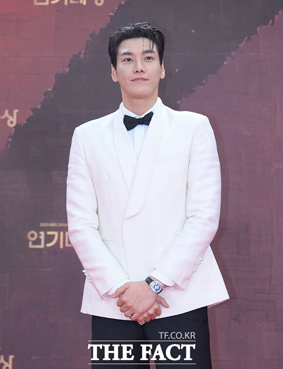 배우 김영광이 31일 오후 서울 영등포구 여의도 KBS 신관에서 열린 'KBS 연기대상' 포토월에 참석해 포즈를 취하고 있다. /박헌우 기자