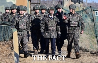  철책선 점검하는 김민석 국무총리 [포토]