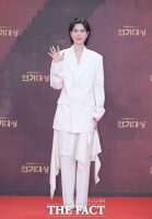  '올 화이트 슈트'로 멋낸 공민정 [TF사진관]