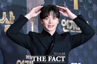  육성재 '귀여운 포즈' [포토]