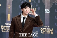  유재필 'SBS 연기대상 레드카펫' MC의 여유 [포토]
