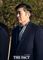  '병오년' 첫날 현충원 참배하는 전성수 서초구청장 [포토]