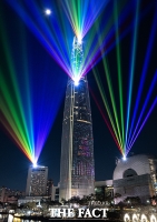  롯데월드타워 '화려한 레이저쇼' [포토]