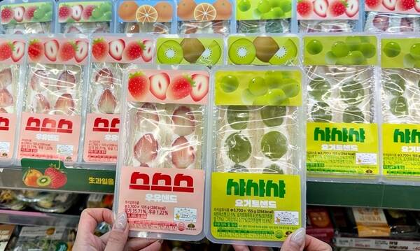 BGF리테일이 전개하는 편의점 CU가 맛과 비주얼을 모두 사로잡은 후르츠샌드 라인업을 확대, 샌드위치 경쟁력 강화에 나선다. /BGF리테일