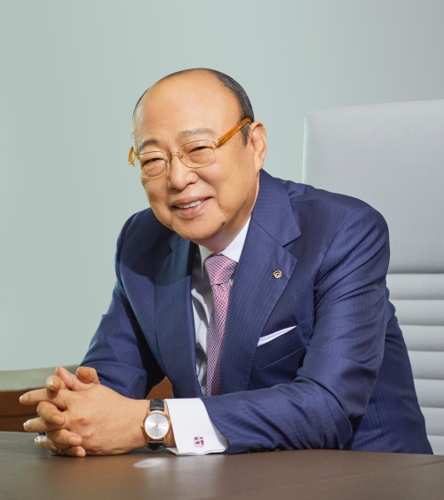 김승연 한화그룹 회장이 2026 신년사에서 미래기술 확보를 통한 경쟁력 강화 등을 주문했다. /한화그룹