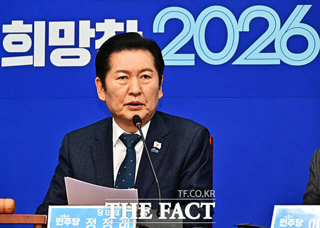 정청래 더불어민주당 대표가 2일 오전 서울 여의도 국회에서 열린 최고위원회의에 참석해 모두발언을 하고 있다. /국회=배정한 기자