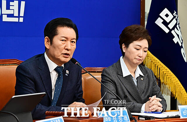 정청래 더불어민주당 대표가 2일 오전 서울 여의도 국회에서 열린 최고위원회의에 참석해 모두발언을 하고 있다. /국회=배정한 기자