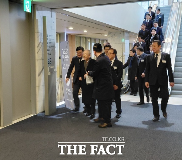 손경식 CJ그룹 회장이 2일 오후 대한상공회의소가 주최한 '2026년 경제계 신년인사회'에 참석했다. 이날 행사장에는 기업인 500여 명이 자리해 '붉은 말의 해, 경제계가 적토마처럼 힘차게 나아가자'라는 뜻을 모았다. /손원태 기자