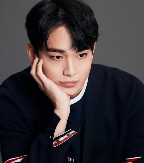 배우 조윤우가 4년 연애한 여성과 백년가약을 맺는다. /소셜 미디어 캡처