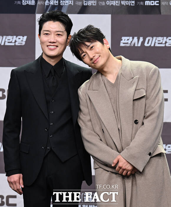 배우 박희순(왼쪽)과 지성이 호흡을 맞춘 판사 이한영은 오늘(3일) 오후 9시 40분 첫 방송한다. /이새롬 기자