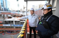  오세훈, 새해 첫 일정 재건축 현장 방문…주택공급·안전 강조