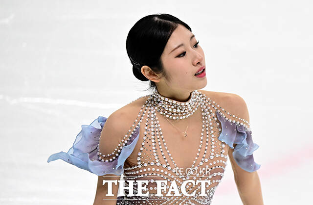 피겨스케이팅 선수 이해인이 3일 오후 서울 양천구 목동아이스링크에서 열린 KB금융 제80회 전국남녀 피겨스케이팅 종합선수권대회에 출전해 쇼트 프로그램 경기를 펼치고 있다. /임영무 기자