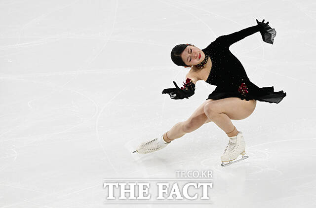 피겨스케이팅 선수 이해인이 4일 오후 서울 양천구 목동아이스링크에서 열린 KB금융 제80회 전국남녀 피겨스케이팅 종합선수권대회에 출전해 프리 스케이팅 연기를 펼치고 있다. /배정한 기자