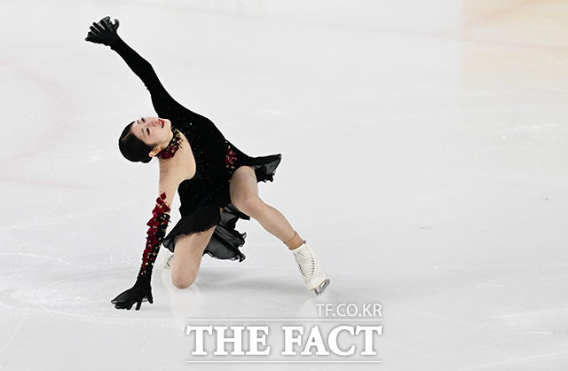 피겨스케이팅 선수 이해인이 4일 오후 서울 양천구 목동아이스링크에서 열린 KB금융 제80회 전국남녀 피겨스케이팅 종합선수권대회에 출전해 프리 스케이팅 연기를 펼치고 있다. /배정한 기자