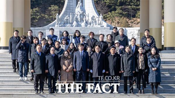 조국혁신당 대전시당은 2일 새해 첫 공식 일정으로 국립 대전현충원을 참배했다. /조국혁신당 대전시당