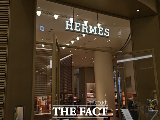 프랑스 명품 브랜드 에르메스가 새해 벽두부터 제품 가격을 올렸다. /더팩트 DB