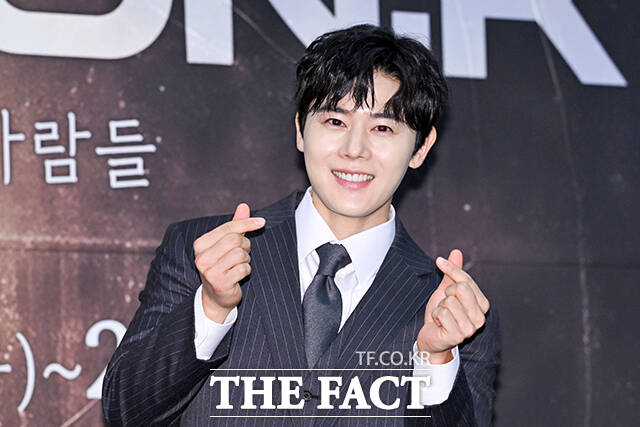 뮤지컬배우 서범석과 가수 MJ, 재윤, 김동준, 리키(왼쪽부터)가 5일 오전 서울 중구 프레스센터에서 열린 2026 뮤지컬 콘서트 ‘더 미션:K’ 기자간담회에 참석해 포즈를 취하고 있다. /서예원 기자