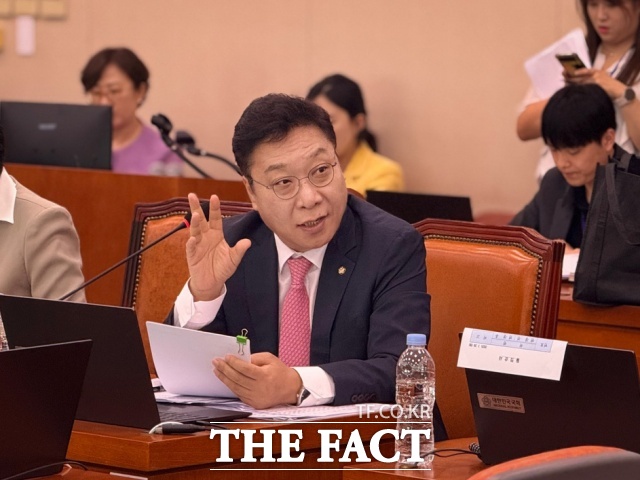 정연욱 국민의힘 의원이 5일 사회관계망서비스(SNS)에 각종 비위 의혹에 휩싸인 김병기 더불어민주당 의원을 비꼰 글을 게재했다. /정연욱 의원실 제공