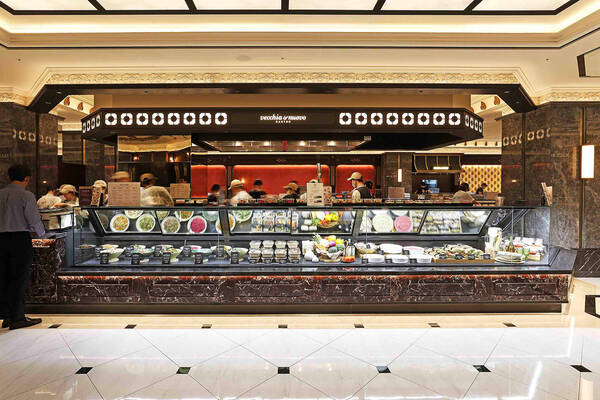 신세계푸드가 신세계백화점 강남점에서 운영 중인 유러피안 프리미엄 델리 브랜드 '베키아에누보 가스트로'에서 건강 곡물 등 고급 식재료를 활용한 신메뉴 12종을 출시한다. /신세계푸드