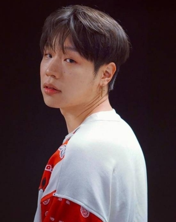 가수 진데님이 병증에 따른 추락 사고로 지난달 17일 세상을 떠났다. /진데님 SNS