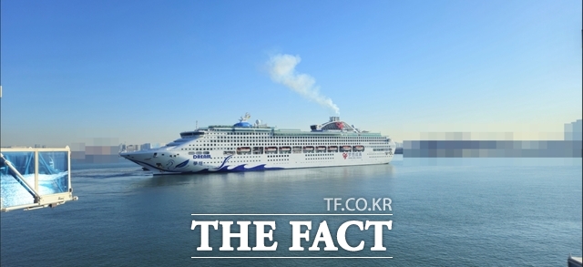 6일 인천항 크루즈 터미널에 첫 입항한 천진동방국제크루즈(Tianjin Orient International Cruises)사의 드림(Dream)호 /인천항만공사