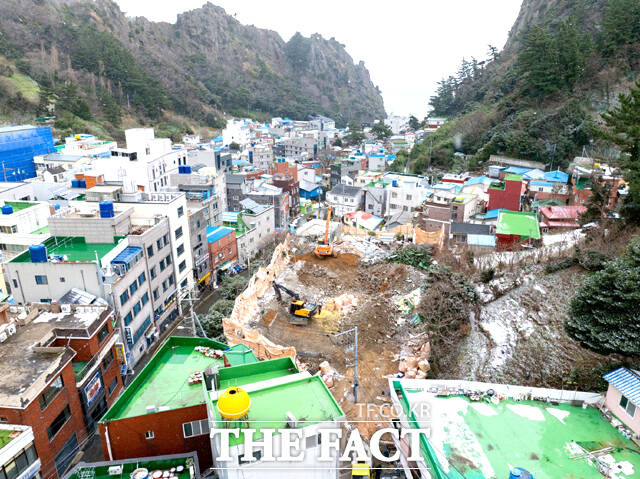학생체육관이 철거되는 모습. /울릉군
