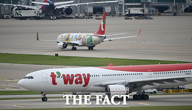 대한항공과 이시아나항공 기업 결합에 따라 독과점 우려가 있는 인천발 인도네시아 자카르타 노선이 티웨이항공으로 이전된다./더팩트DB