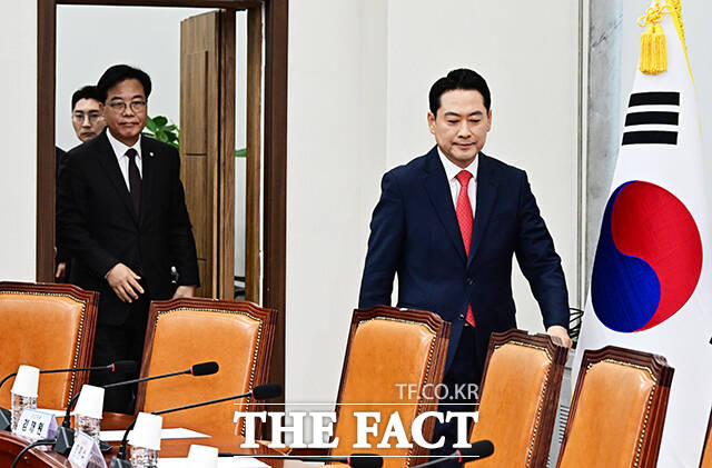 국민의힘 중앙윤리위원회가 6일 윤민우 가천대 경찰행정학과 교수를 윤리위원장으로 호선했다. 사진은 장동혁 대표. /배정한 기자