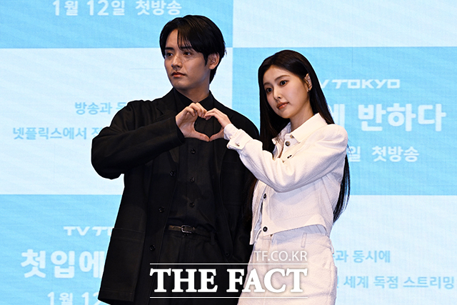 배우 강혜원(오른쪽)이 TV도쿄 드라마 '첫입에 반하다'의 박린 역으로 일본어 연기에 도전했다. /송호영 기자