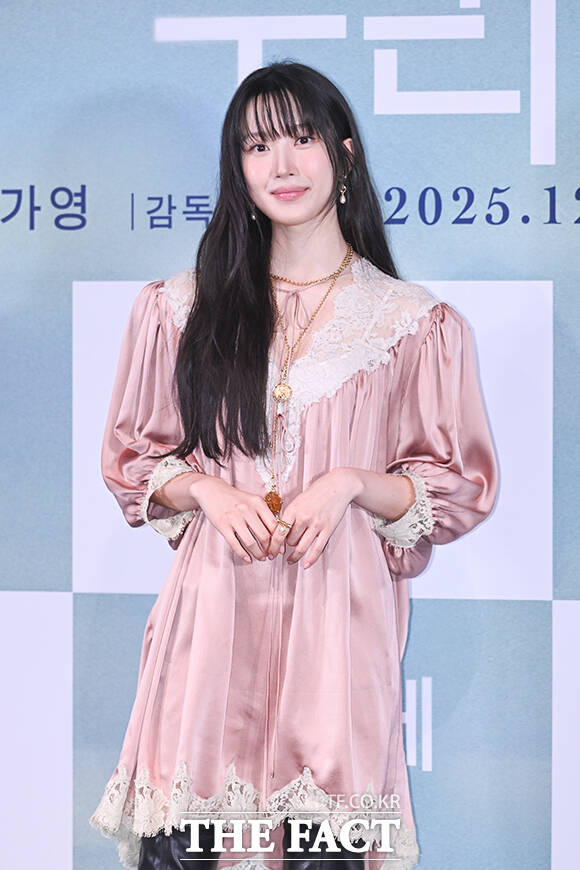 배우 문가영은 영화 '만약에 우리'에서 여주인공 정원 역을 맡아 관객들과 만나고 있다. /서예원 기자