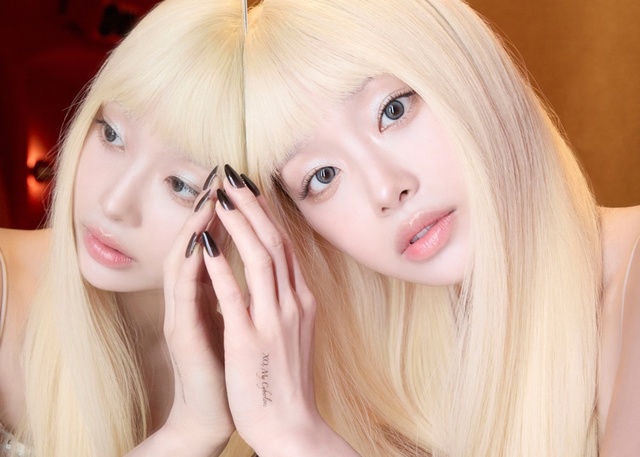 츄는 팬들도 모르는, 대중은 더 모르는 저를 더 꺼내서 앨범 속 츄, 노래하는 츄는 다르다는 걸 보여드리고 싶다고 마음가짐을 전했다. /ATRP