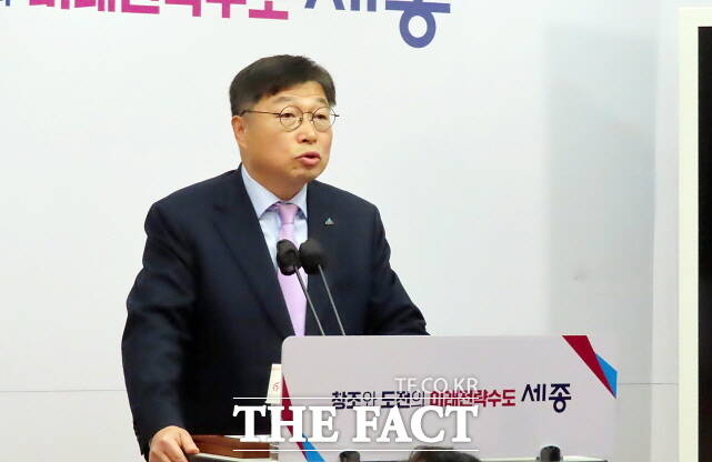 이승원 세종시 경제부시장이 8일 시청 정음실에서 세종시 창업 밴처 생태계 조성 종합대책을 발표하고 있다. /김형중 기자