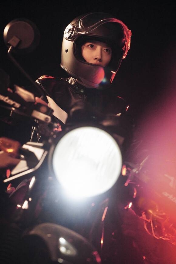 배우 표예진이 '모범택시'에서 '무지개 운수' 천재 해커 안고은 역으로 극을 이끌었다. /SBS