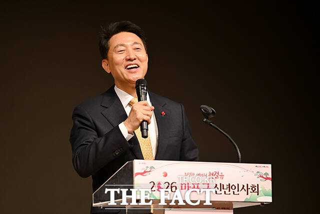 장동혁 대표의 계엄 사과 후폭풍은 출마 선언을 망설이는 이유 중 하나다. 사진은 오세훈 서울시장이 7일 오후 서울 마포구 마포아트센터에서 열린 2026 마포구 신년인사회에 참석해 신년사를 하고 있는 모습. /서예원 기자