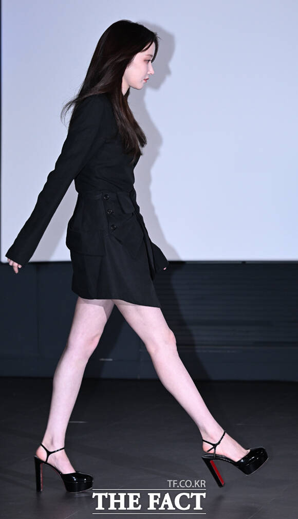 배우 정영주와 김신록, 한소희, 전종서, 김성철, 이재균, 유아(왼쪽부터)가 8일 오후 서울 송파구 롯데시네마 월드타워점에서 열린 영화 '프로젝트Y' 언론시사회 및 기자간담회에 참석해 포즈를 취하고 있다. /이새롬 기자