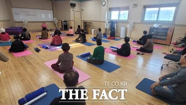 지난해 실시한 금산군건강생활지원센터 프로그램 모습. /금산군