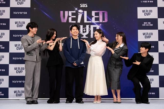 가수 10CM 미연, 이홍희 PD, 가수 겸 배우 티파니 영, 가수 에일리 폴킴(왼쪽부터)이 9일 오후 2시 서울 양천구 목동 SBS에서 진행된 SBS 새 오디션 프로그램 베일드 컵 제작발표회에 참석해 다양한 이야기를 나눴다. /SBS