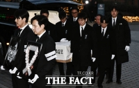  안성기, 영결식 끝으로 안식에…애도 속 마지막 발걸음(종합)