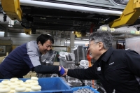  곽재선 KG그룹 회장, 새해 첫 현장경영…모빌리티·스틸 생산라인 점검