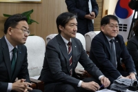  대구 공략한 조국, 'TK 틈새' 노리나…부산시장 거리 두는 이유는