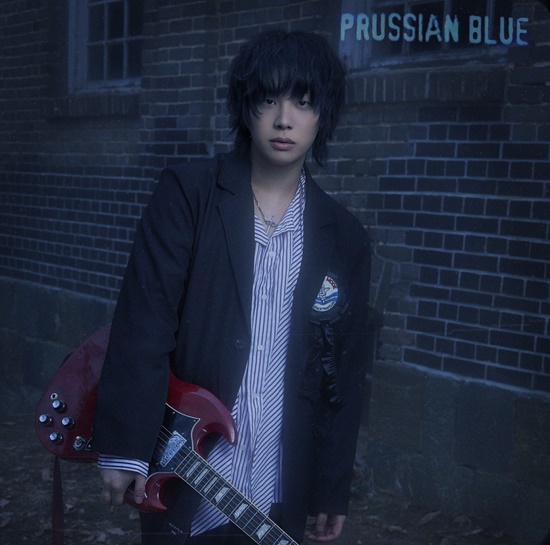 캔트비블루(CAN’T BE BLUE)는 그동안 주요 음악 페스티벌 무대에 연이어 오르며 팀의 라이브 경쟁력을 증명해왔다. 리드보컬 도훈(사진)을 중심으로 지난 1년간 이들이 걸어온 행보는 루키라는 통상적인 인식조차 빠르게 과거형으로 만들었다. /UNBLUE LABELS