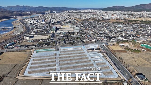 지난 3일부터 운영에 들어간 경주시의 894대 주차 규모 황리단길 공영주차장 /경주시