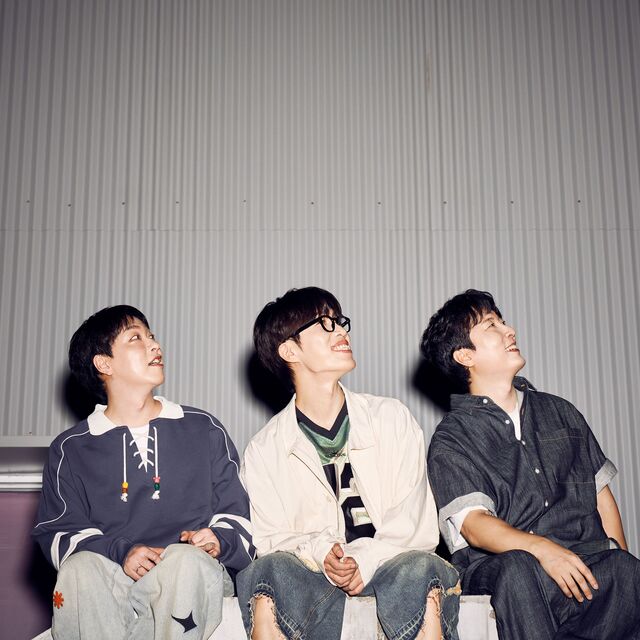 밴드 소란의 이태욱 고영배 서면호(왼쪽부터)가 16일부터 18일까지 서울 YES24 라이브홀에서 개최되는 단독 콘서트 'DREAMeR'의 막바지 준비에 한창이다. 이번 콘서트를 끝으로 소란은 고영배 1인 밴드로 전환한다./엠피엠지뮤직