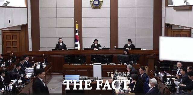 2024년 12월 3일 불법 비상계엄을 선포한 윤석열 전 대통령의 13일 내란 우두머리 혐의 1심 결심공판에서 내란 특검(특별검사 조은석)이 사형을 구형했다. /서울중앙지법