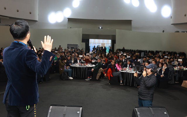 (사)대한민국방송코미디언협회(회장 김학래, 이하 '코미디언협회')가 오는 29일 새해를 맞아 코미디 선후배간 돈독한 우정과 화합을 다지는 2026년 신년회를 갖는다. 사진은 지난해 신년회 모습. /코미디언협회