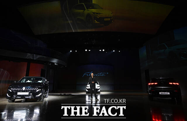 르노코리아 니콜라 파리 사장이 13일 오전 서울 광진구 그랜드 워커힐에서 열린 르노코리아 글로벌 플래그십 미디어 공개 행사에 참석해 인사말을 하고 있다. /서예원 기자