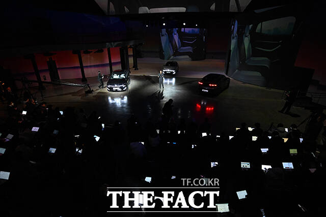 르노코리아 니콜라 파리 사장이 13일 오전 서울 광진구 그랜드 워커힐에서 열린 르노코리아 글로벌 플래그십 미디어 공개 행사에 참석해 인사말을 하고 있다. /서예원 기자