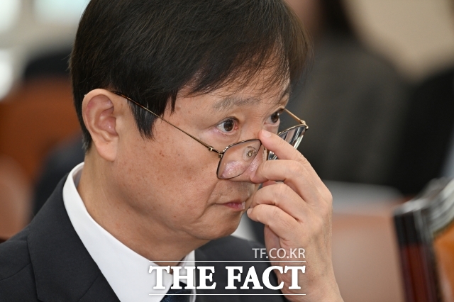 이찬진 금융감독원장은 13일 열린 시장상황 점검회의에서 